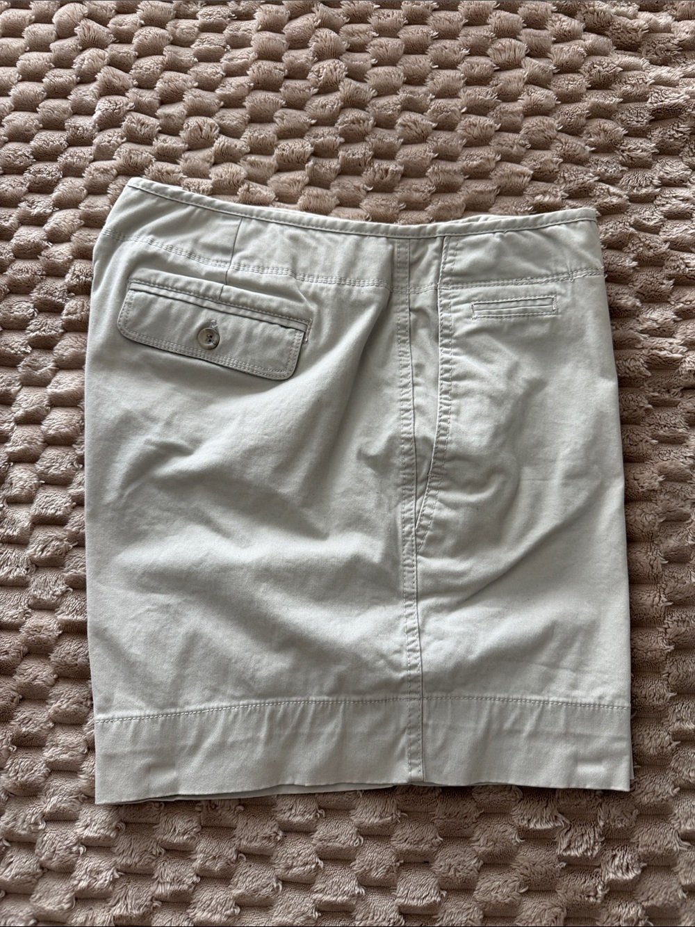 Dockers Cream Pencil Shorts with Back Flap Pocket